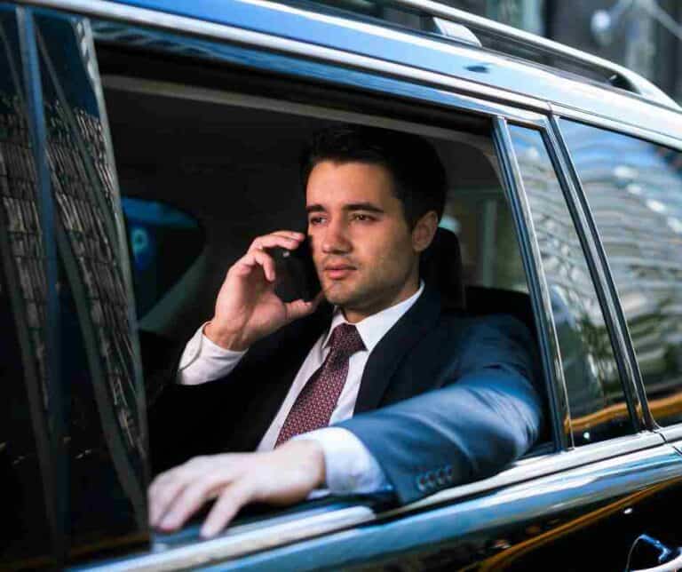 خدمة توصيل المطار في الكويت: الحل الأمثل لراحتك - اتصل بـ 55226592