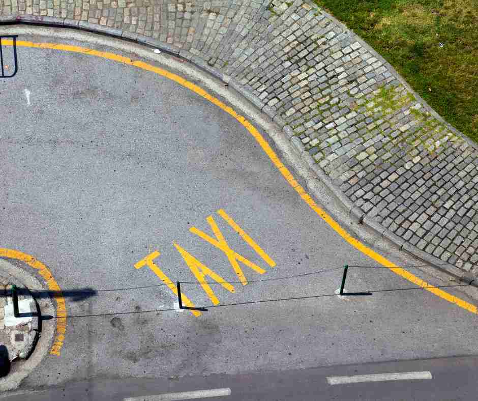 خدمة أمرني مطار الكويت: أفضل وسيلة لحجز التكسي